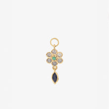 Load image into Gallery viewer, Charm miniflower 2 bleu en or jaune 18 carats, émeraude, diamants et saphir bleu face
