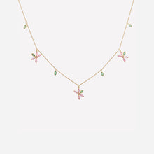 Load image into Gallery viewer, Collier choker Georgia or jaune, saphirs roses et émeraudes face
