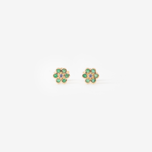 Charger l&#39;image dans la visionneuse de la galerie, Puces d&#39;oreilles Miniflower 1 vertes, or jaune, émeraudes et saphirs bleus face
