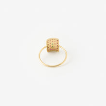Load image into Gallery viewer, Bague Victoria 1 rouge or jaune, rubis, saphirs roses et émeraudes dos
